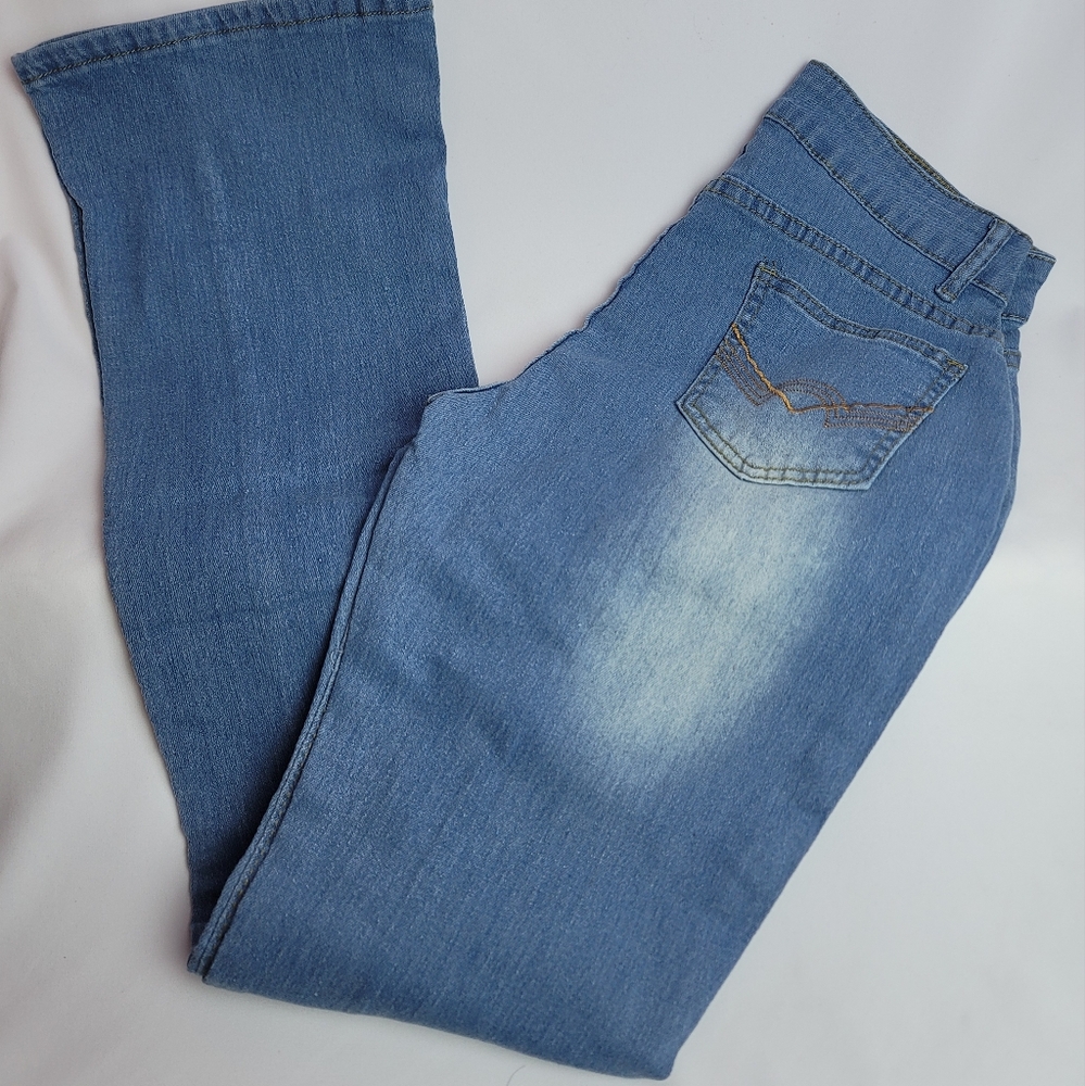 Amazon Jeans - Picture 2 of 5